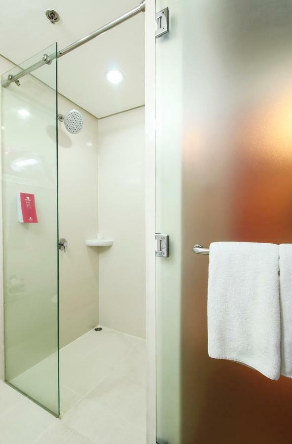 Red Planet Quezon City Timog Exterior foto